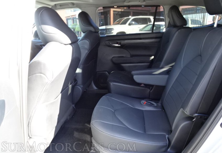 2020 Toyota Highlander - Image 31