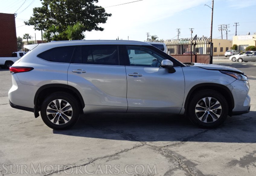 2020 Toyota Highlander - Image 6