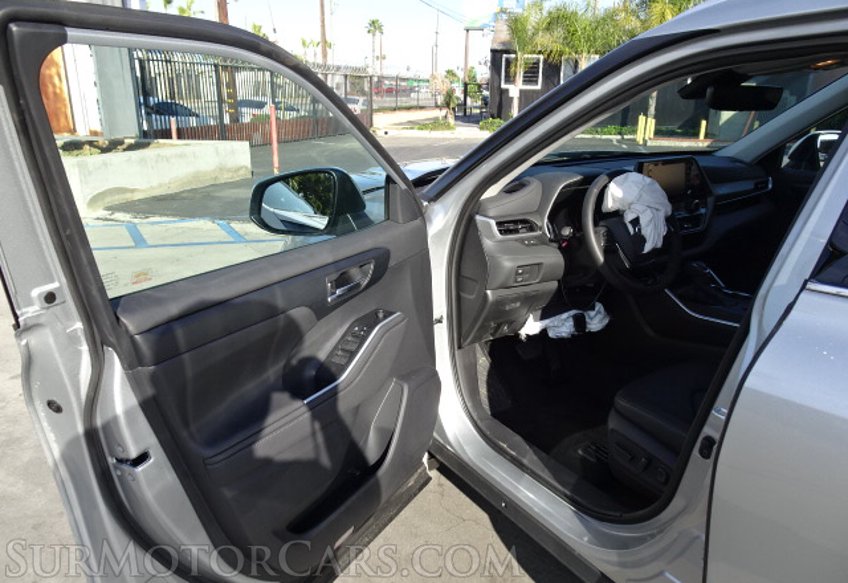 2020 Toyota Highlander - Image 22