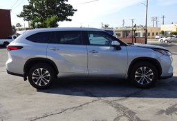 2020 Toyota Highlander - Image 6