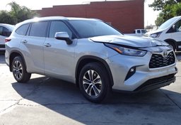 2020 Toyota Highlander - Image 4