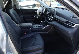 2020 Toyota Highlander - Image 27