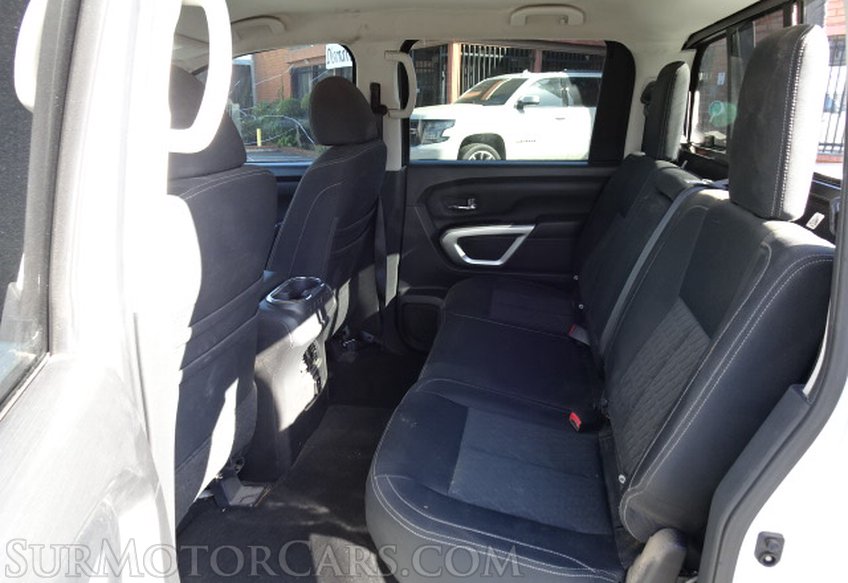 2018 Nissan Titan - Image 31