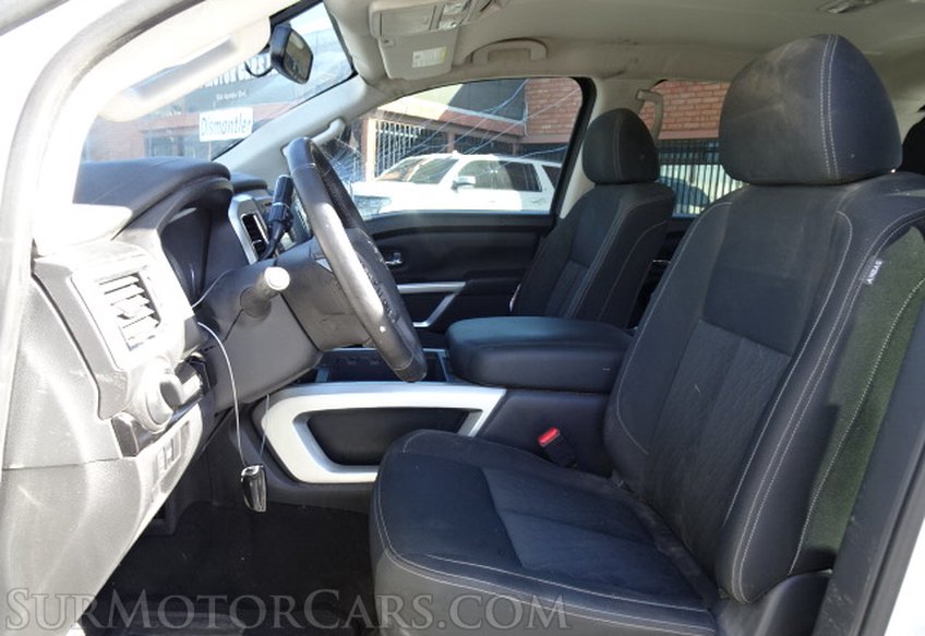 2018 Nissan Titan - Image 25