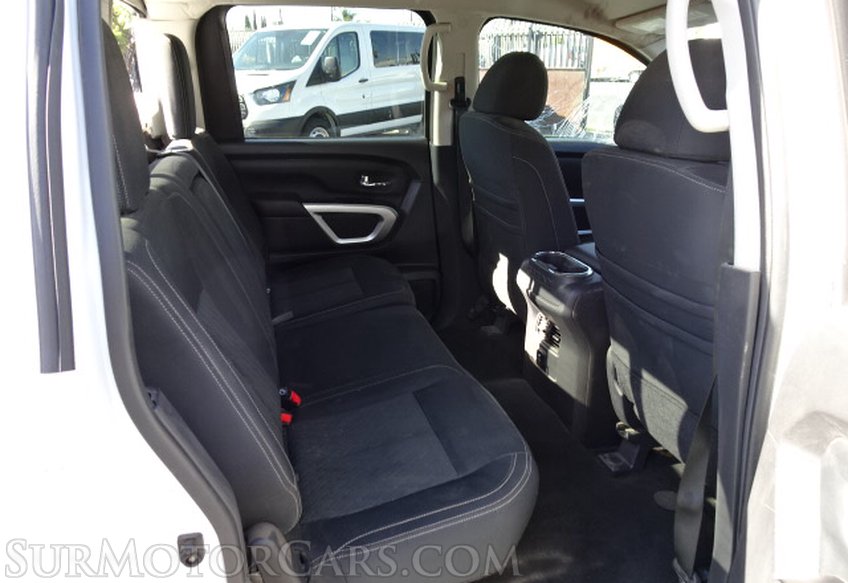 2018 Nissan Titan - Image 32