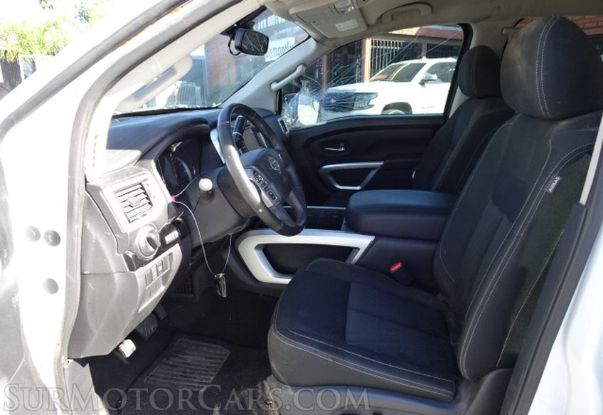 2018 Nissan Titan - Image 27