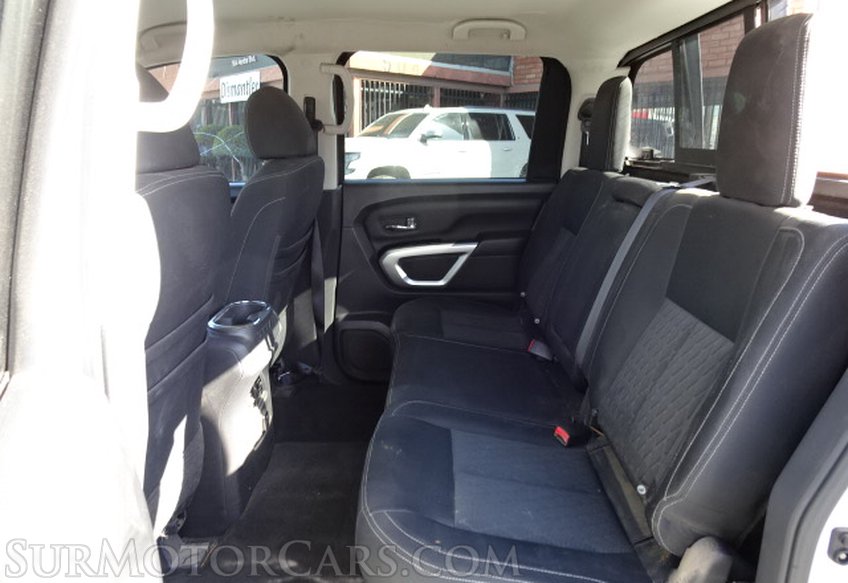 2018 Nissan Titan - Image 29