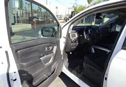 2018 Nissan Titan - Image 21