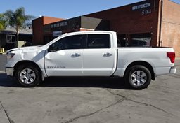 2018 Nissan Titan - Image 9