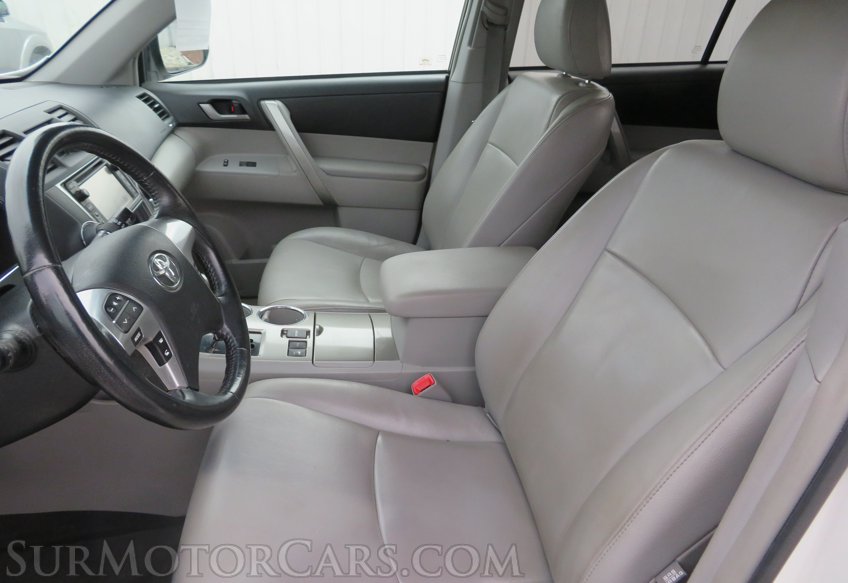 2013 Toyota Highlander - Image 21