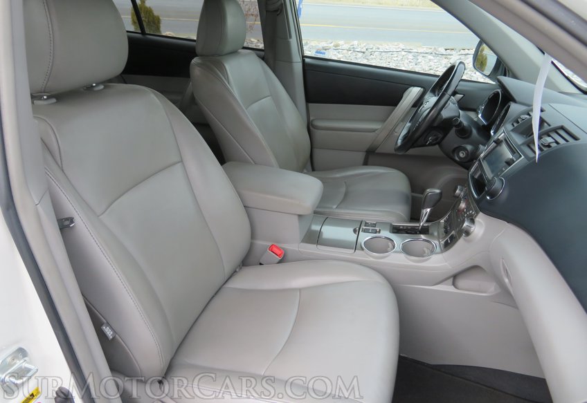 2013 Toyota Highlander - Image 25