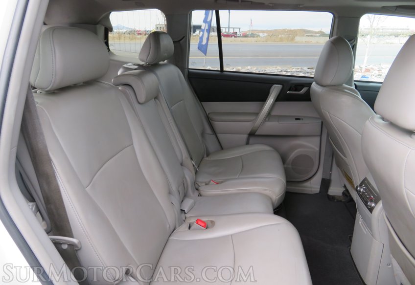 2013 Toyota Highlander - Image 28