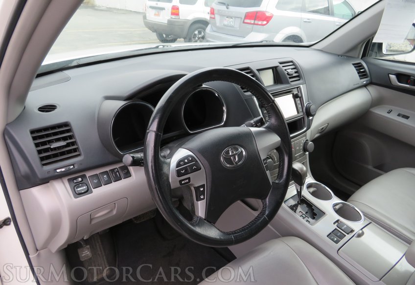 2013 Toyota Highlander - Image 20