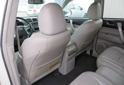 2013 Toyota Highlander - Image 26