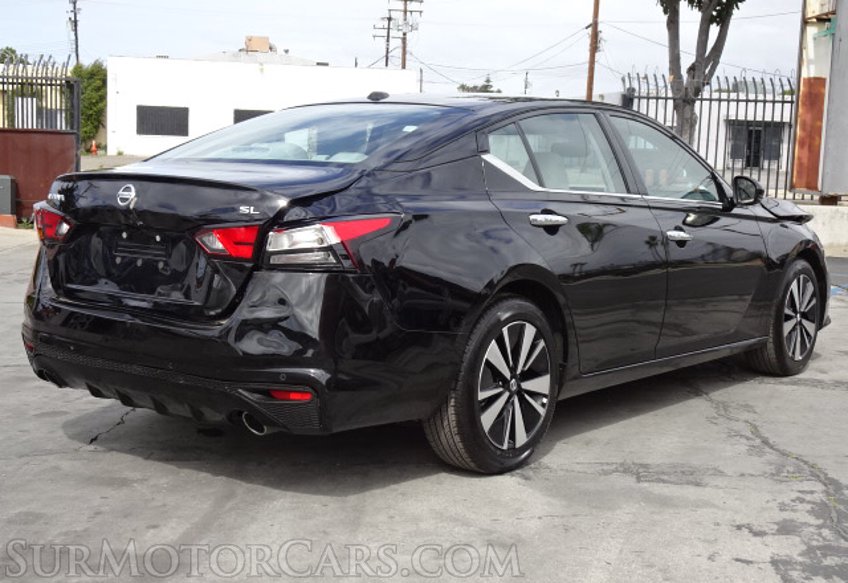 2020 Nissan Altima - Image 8