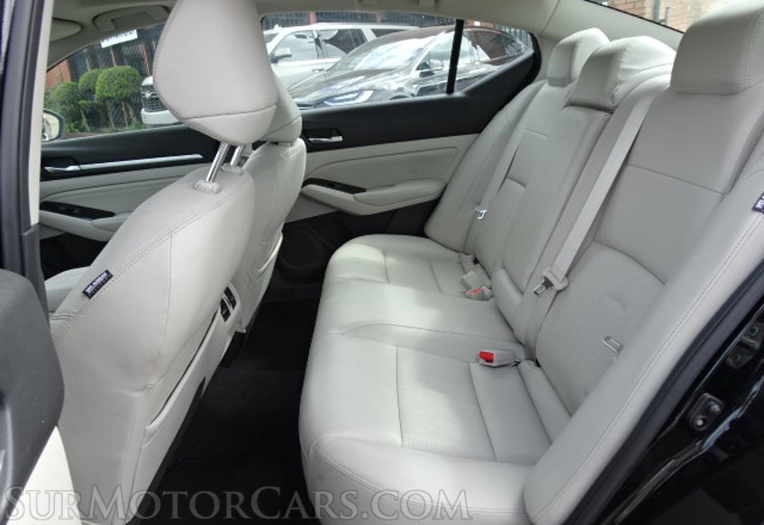 2020 Nissan Altima - Image 28