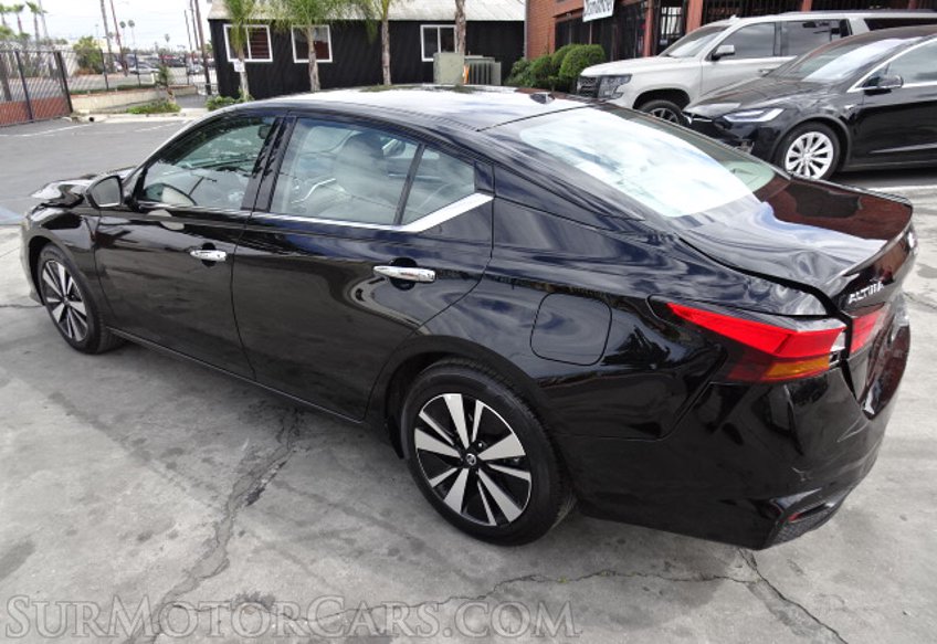 2020 Nissan Altima - Image 5