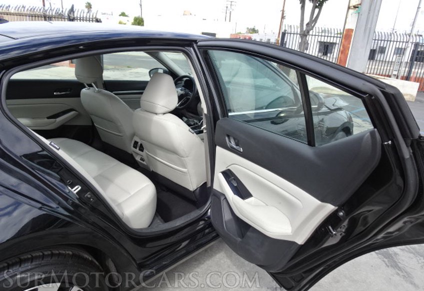 2020 Nissan Altima - Image 23