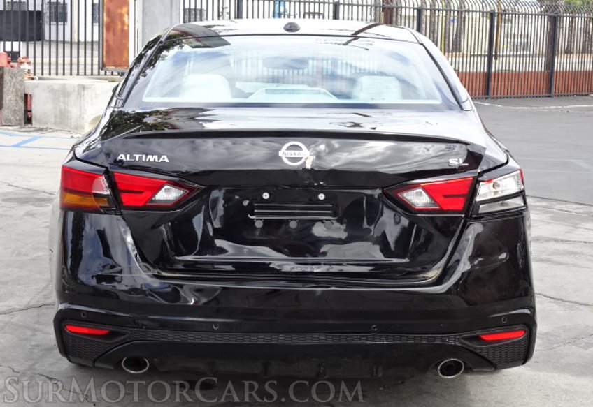 2020 Nissan Altima - Image 12