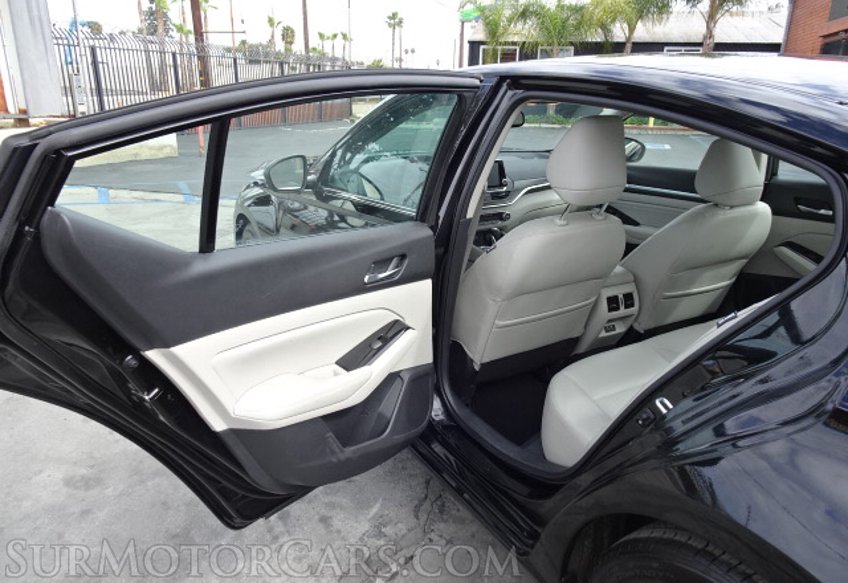 2020 Nissan Altima - Image 22