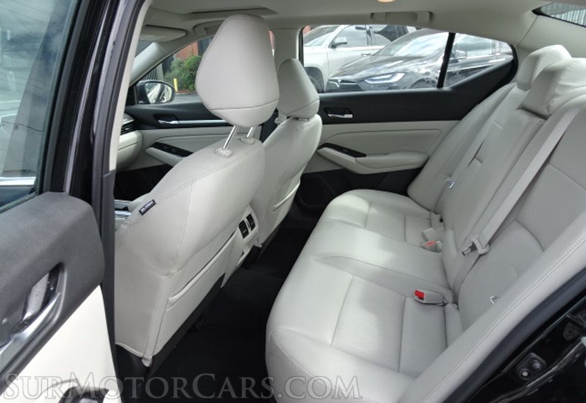 2020 Nissan Altima - Image 30