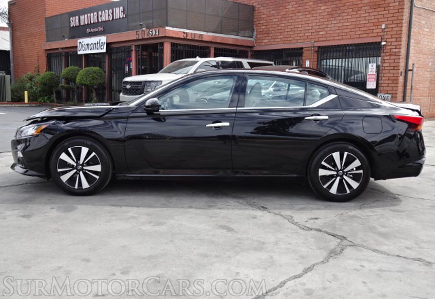 2020 Nissan Altima - Image 9