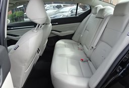 2020 Nissan Altima - Image 28