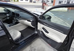 2020 Nissan Altima - Image 21