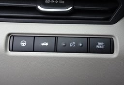 2020 Nissan Altima - Image 36