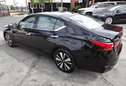 2020 Nissan Altima - Image 5