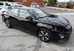 2020 Nissan Altima - Image 2