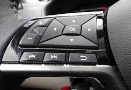 2020 Nissan Altima - Image 32