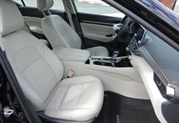 2020 Nissan Altima - Image 25