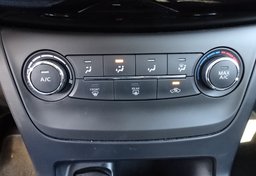 2019 Nissan Sentra - Image 39