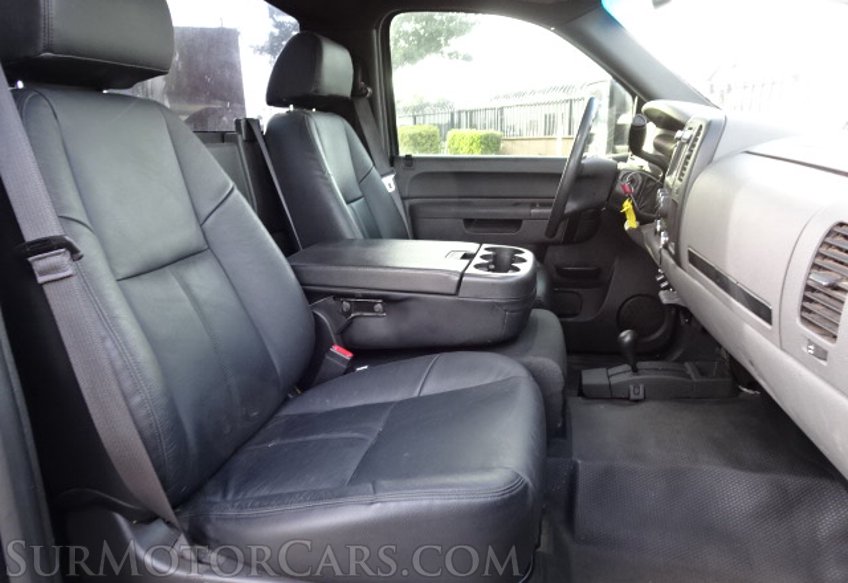 2014 GMC Sierra 2500HD - Image 30