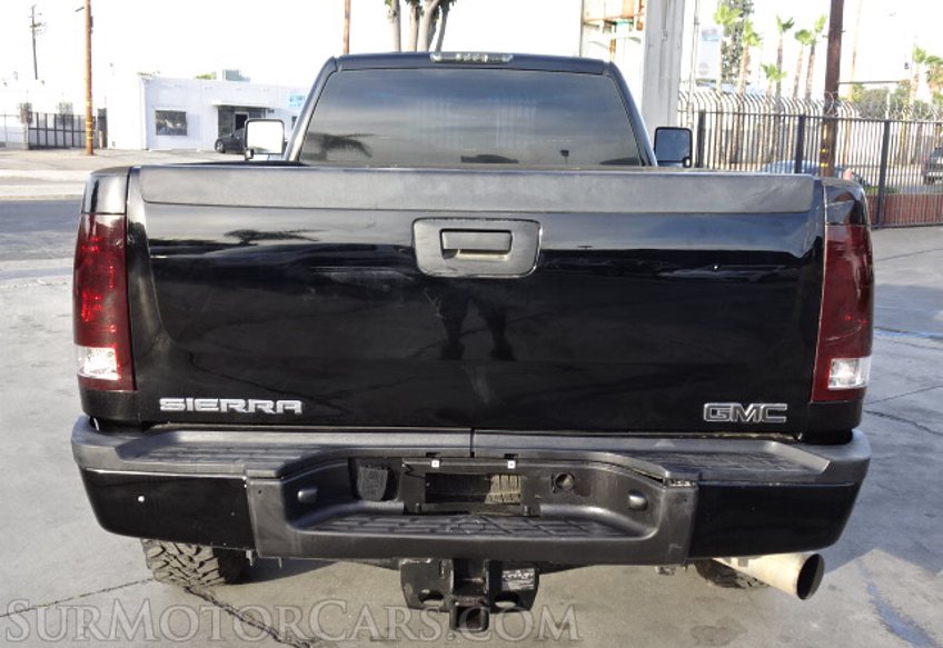 2014 GMC Sierra 2500HD - Image 13