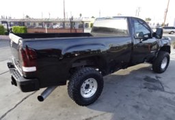 2014 GMC Sierra 2500HD - Image 9