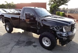 2014 GMC Sierra 2500HD - Image 2