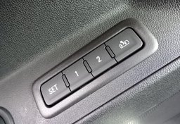 2020 Chevrolet Equinox - Image 41