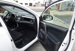 2014 Toyota RAV4 - Image 22