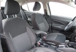 2020 Nissan Versa Sedan - Image 21