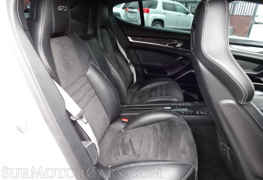 2013 Porsche Panamera - Image 36