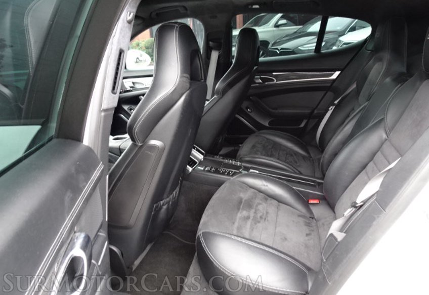 2013 Porsche Panamera - Image 35