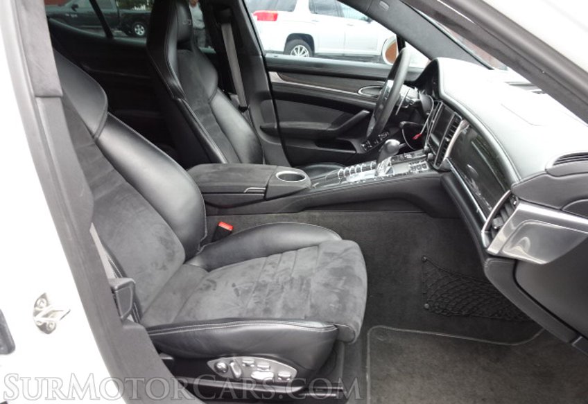 2013 Porsche Panamera - Image 25