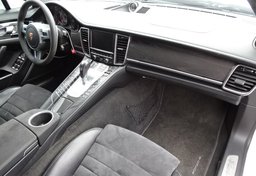 2013 Porsche Panamera - Image 29