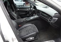 2013 Porsche Panamera - Image 27