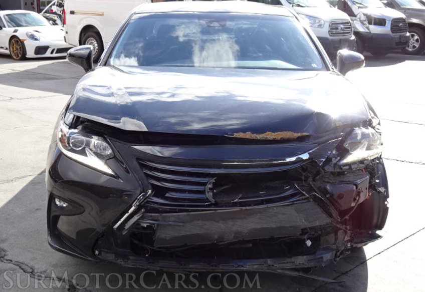 2017 Lexus ES - Image 13