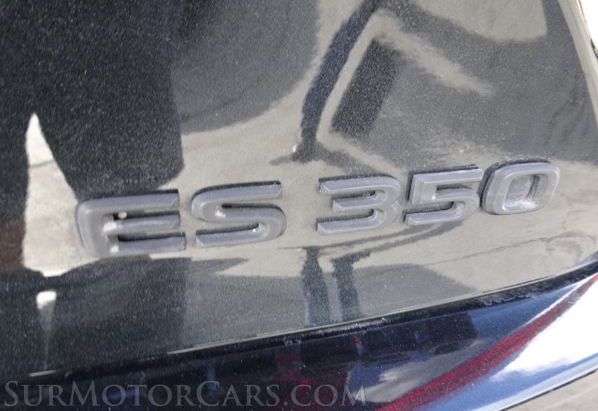 2017 Lexus ES - Image 20