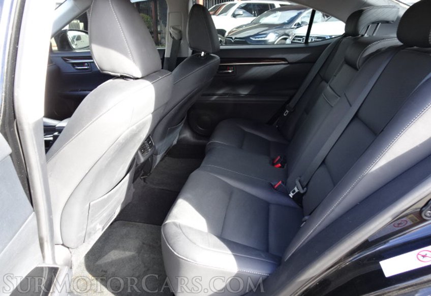 2017 Lexus ES - Image 29