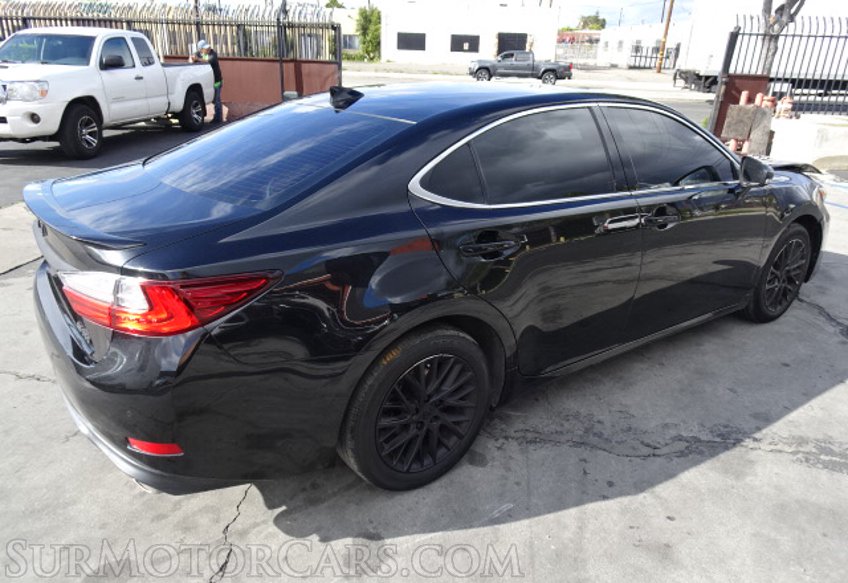 2017 Lexus ES - Image 9